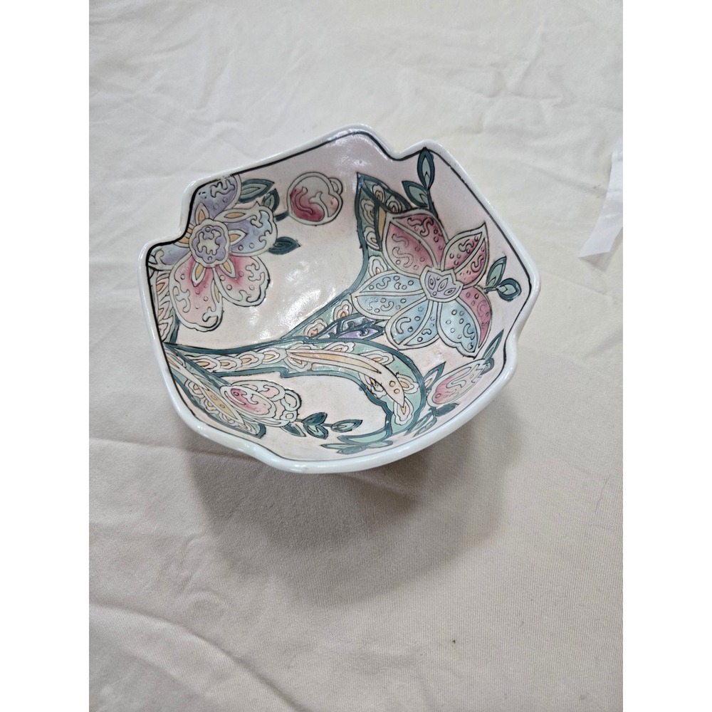 Vintage Hand Painted Macau Porcelain Decorative Bowl Floral Scalloped with Stand